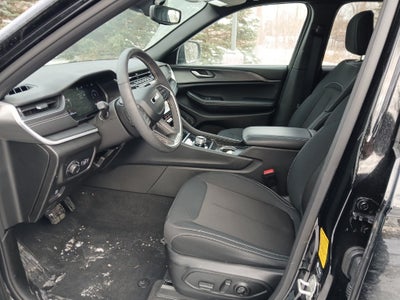 2024 Jeep Grand Cherokee Laredo X 4x4