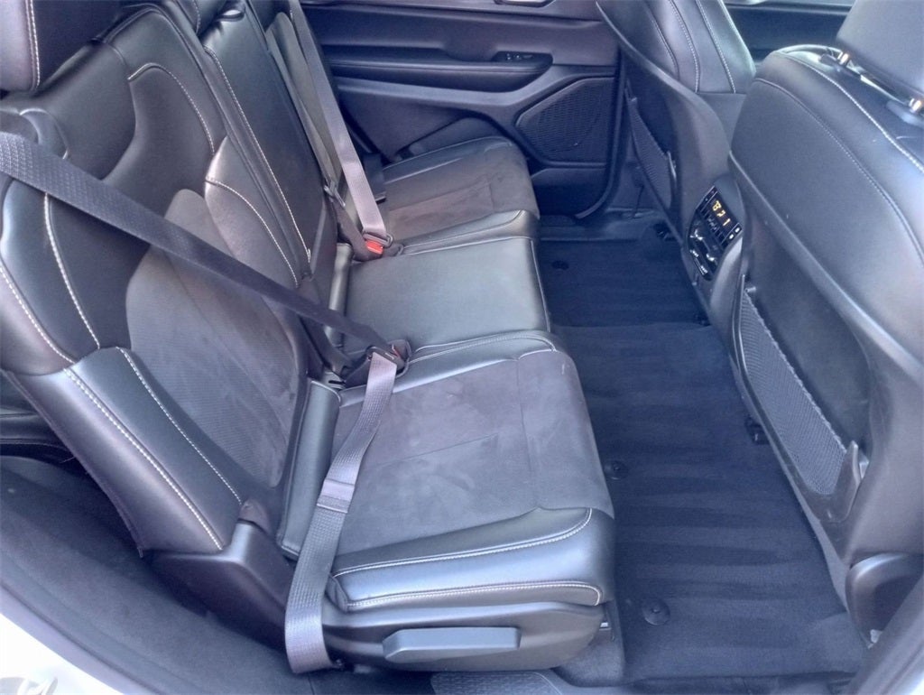 2024 Jeep Grand Cherokee L Altitude 4x4