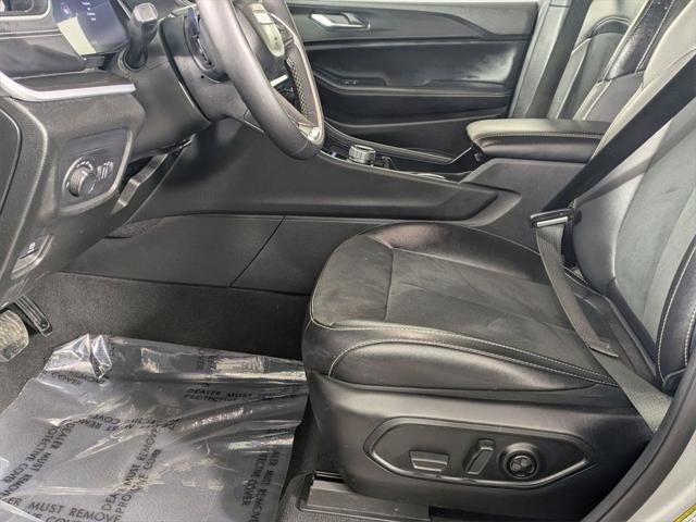 2024 Jeep Grand Cherokee L Altitude 4x4