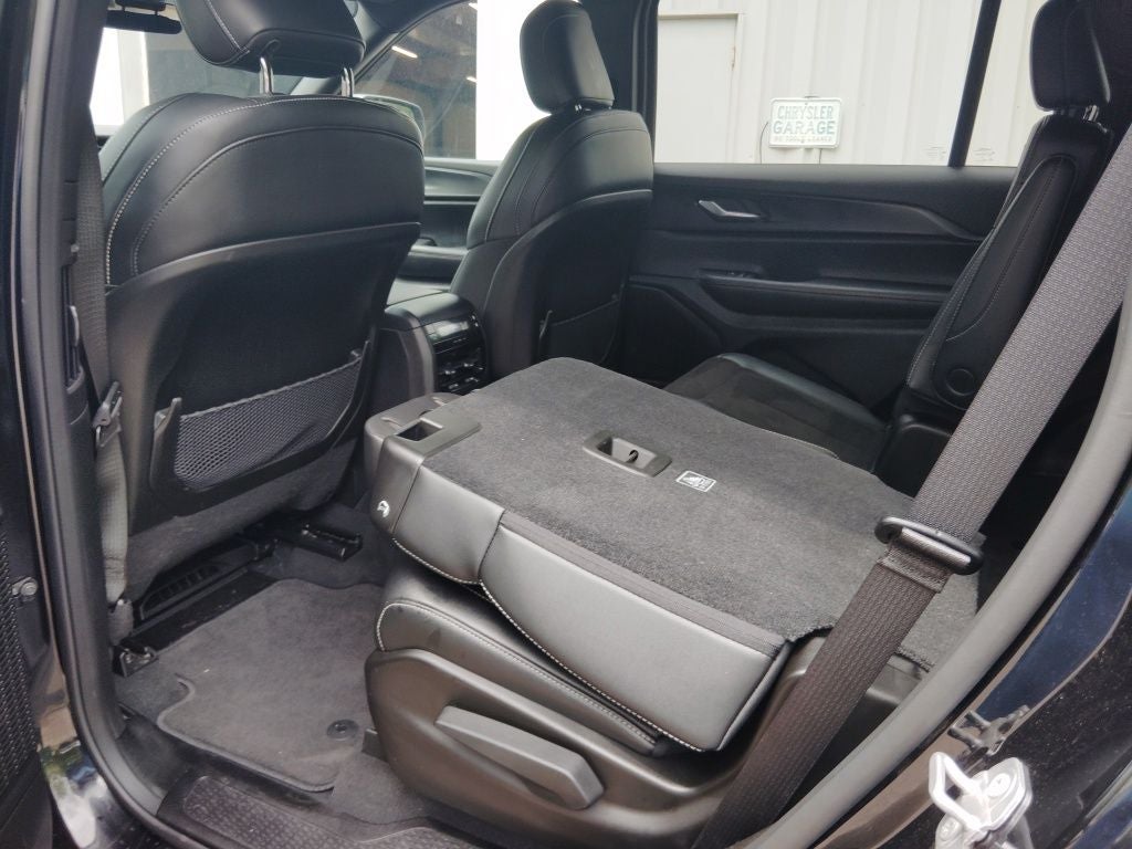 2025 Jeep Grand Cherokee L Altitude X 4x4