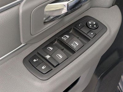 2020 RAM 1500 Classic SLT Crew Cab 4x4 6'4' Box