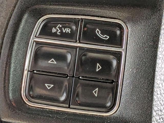 2020 RAM 1500 Classic SLT Crew Cab 4x4 6'4' Box