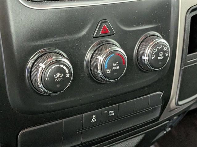 2020 RAM 1500 Classic SLT Crew Cab 4x4 6'4' Box