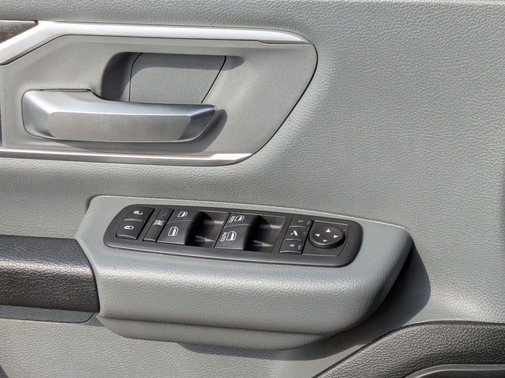 2020 RAM 1500 Big Horn Quad Cab 4x4 6'4' Box