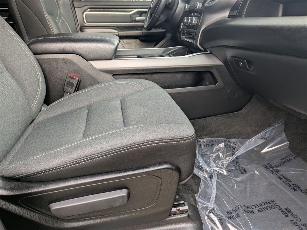 2022 RAM 1500 Big Horn Crew Cab 4x4 5'7' Box