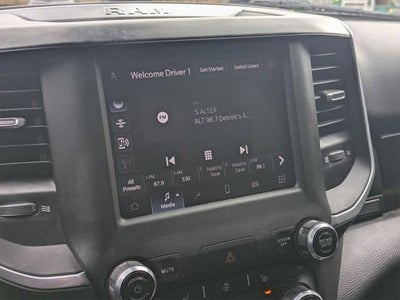 2022 RAM 1500 Big Horn Crew Cab 4x4 5'7' Box