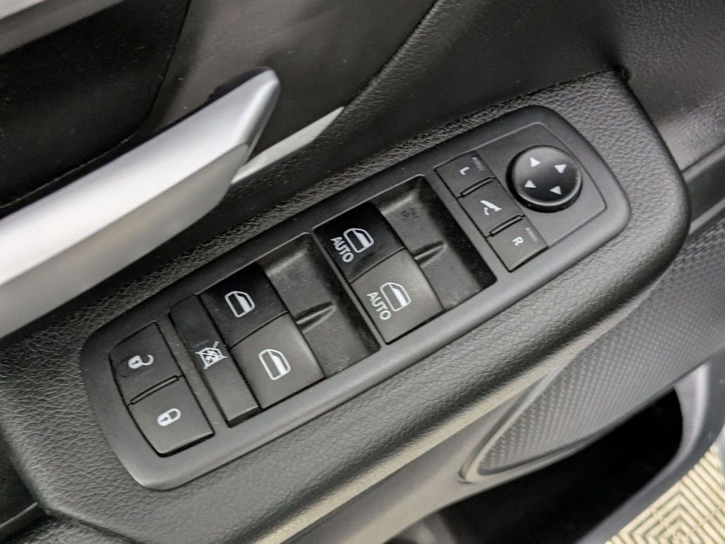 2019 RAM 1500 Big Horn/Lone Star Crew Cab 4x4 5'7' Box