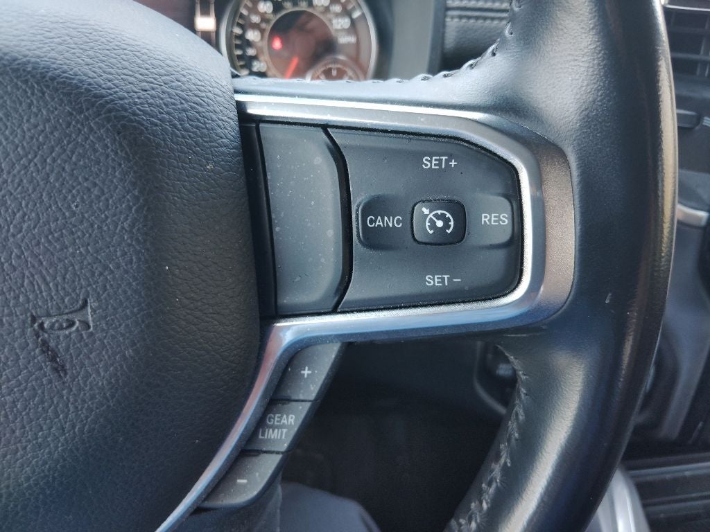 2023 RAM 1500 Laramie Crew Cab 4x4 5'7' Box