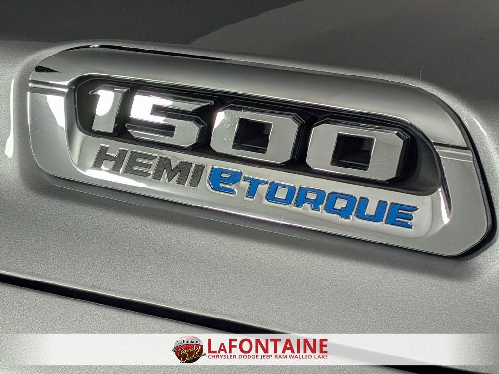 2022 RAM 1500 Laramie Crew Cab 4x4 5'7' Box