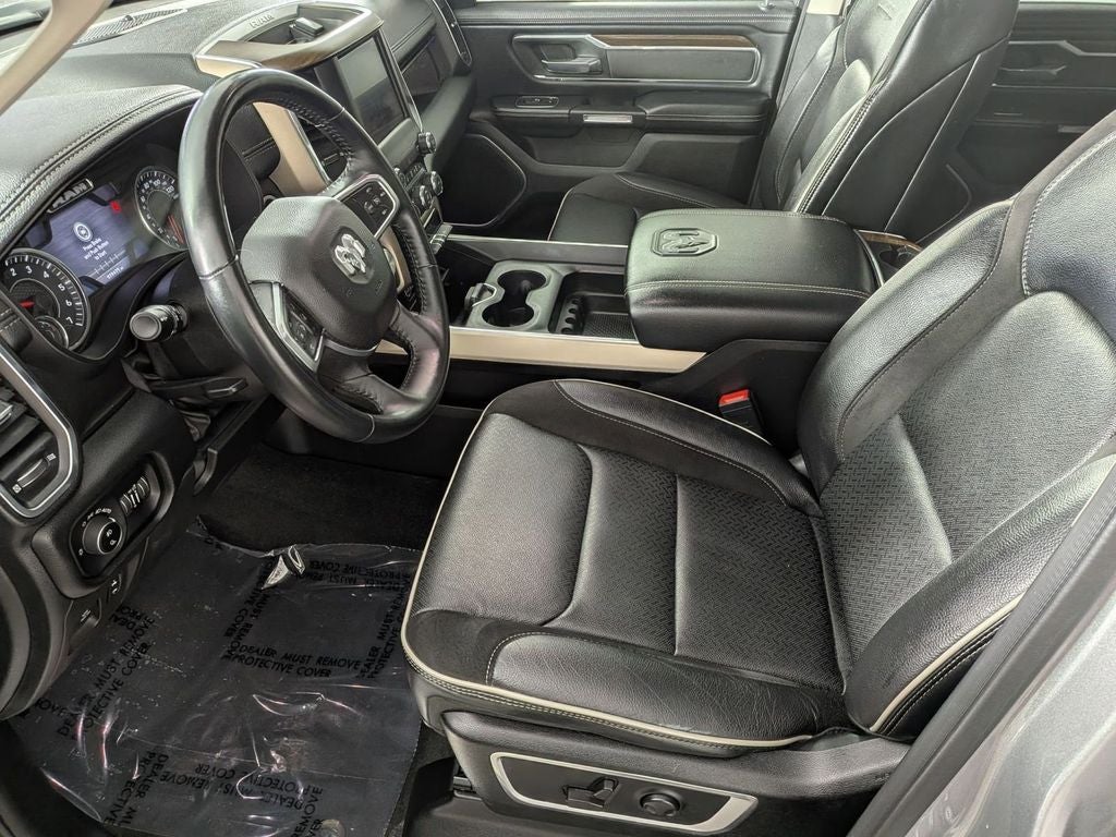 2022 RAM 1500 Laramie Crew Cab 4x4 5'7' Box