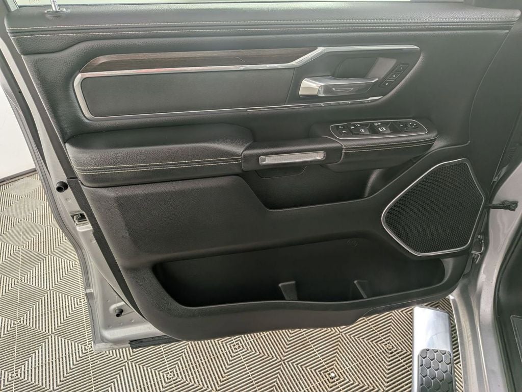 2022 RAM 1500 Laramie Crew Cab 4x4 5'7' Box