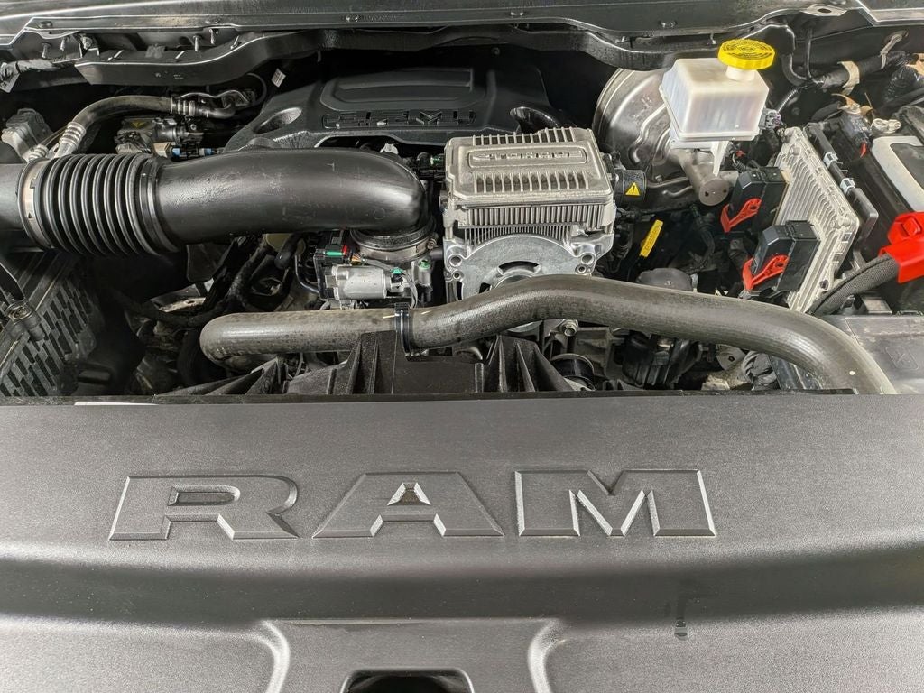 2022 RAM 1500 Laramie Crew Cab 4x4 5'7' Box