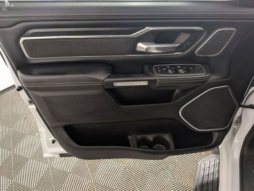 2023 RAM 1500 Laramie Crew Cab 4x4 5'7' Box