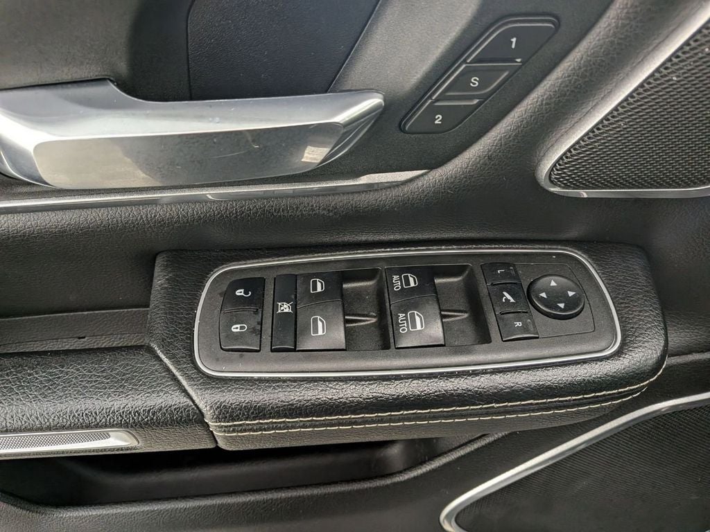 2023 RAM 1500 Laramie Crew Cab 4x4 5'7' Box