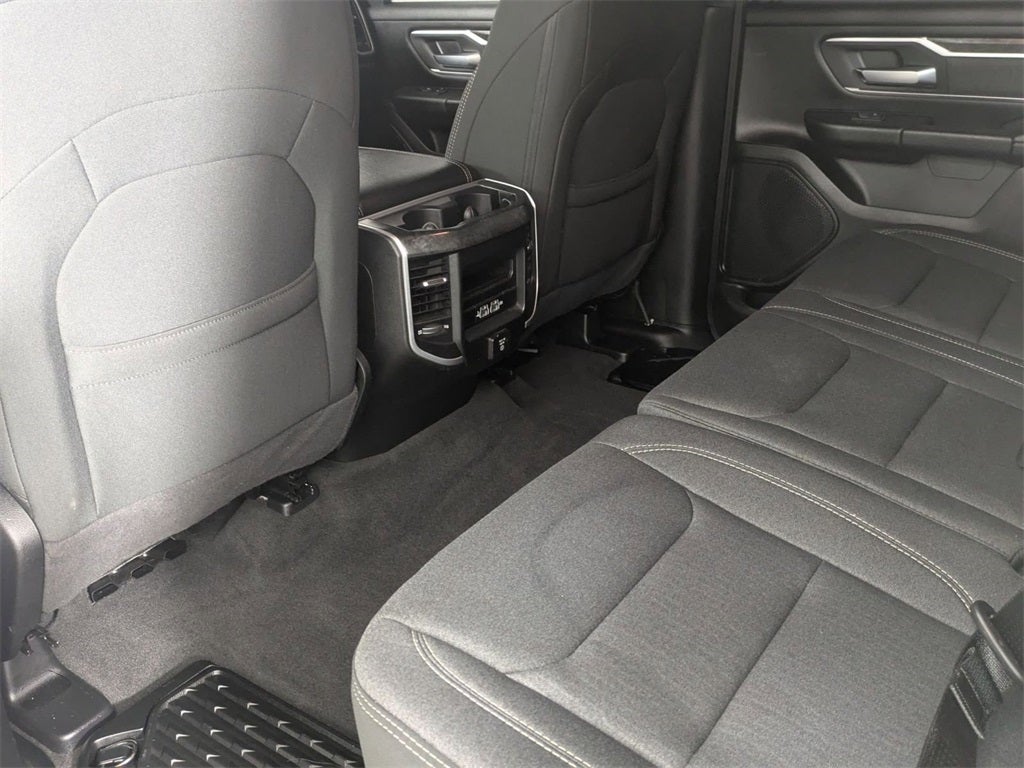 2020 RAM 1500 Big Horn Crew Cab 4x4 6'4' Box