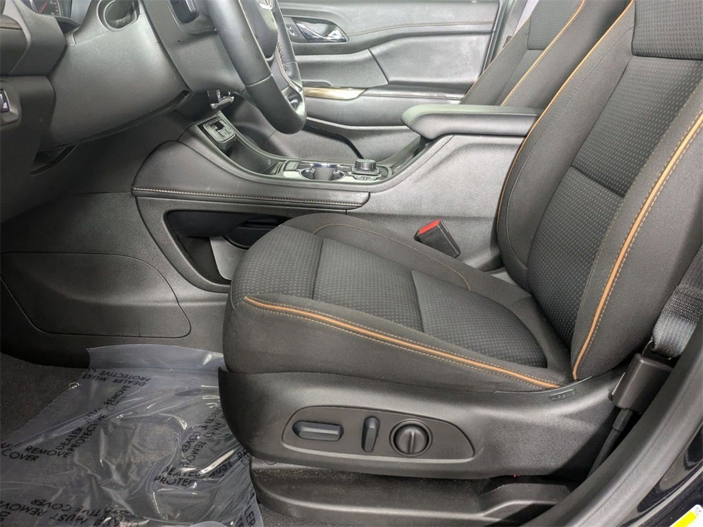 2023 GMC Acadia AWD AT4