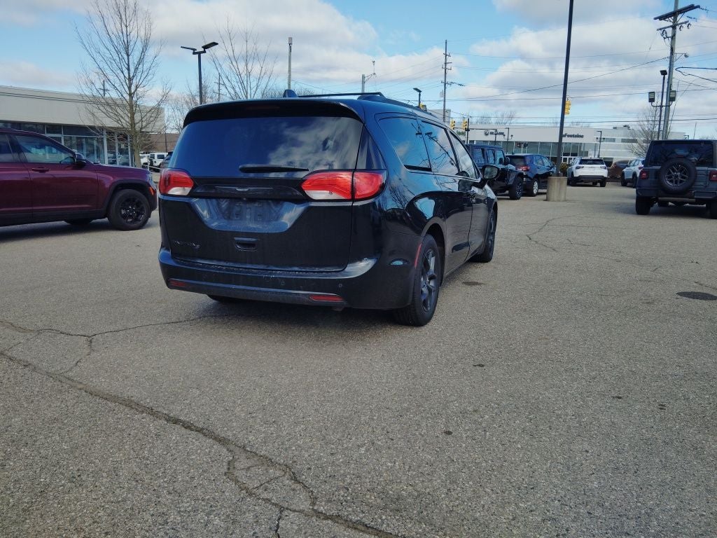 2018 Chrysler Pacifica Touring L Plus