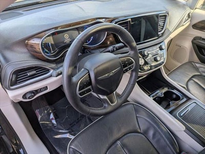 2022 Chrysler Pacifica Hybrid Touring L