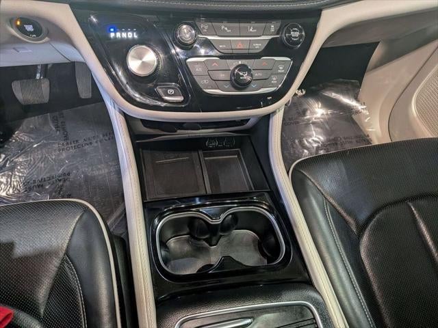 2022 Chrysler Pacifica Hybrid Touring L
