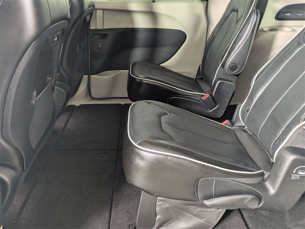 2022 Chrysler Pacifica Limited AWD