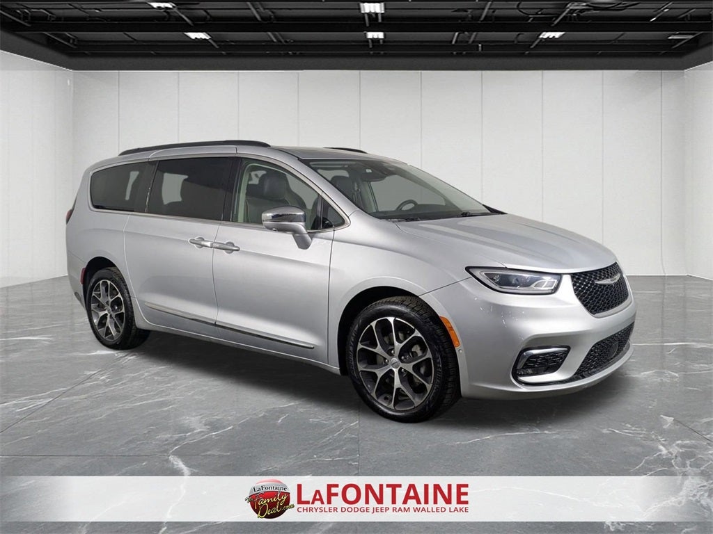 2022 Chrysler Pacifica Limited AWD
