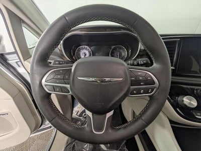 2022 Chrysler Pacifica Limited AWD
