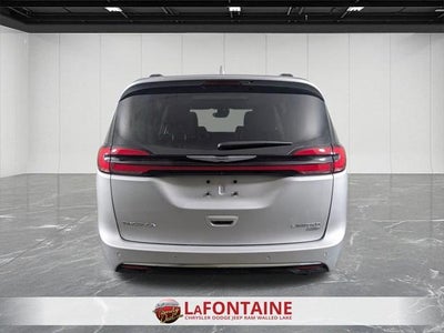 2022 Chrysler Pacifica Limited AWD