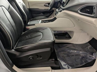 2022 Chrysler Pacifica Limited AWD