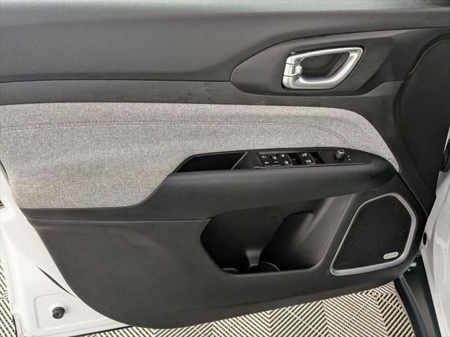 2024 Jeep Compass Latitude Lux FWD