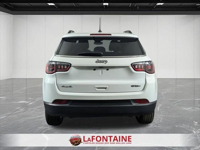 2024 Jeep Compass Latitude Lux FWD