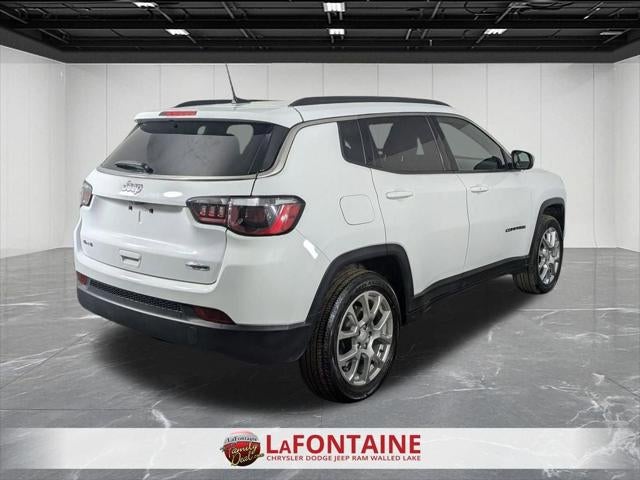 2024 Jeep Compass Latitude Lux FWD