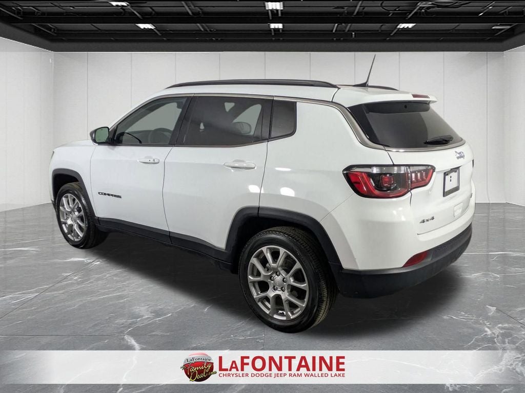 2023 Jeep Compass Latitude Lux FWD