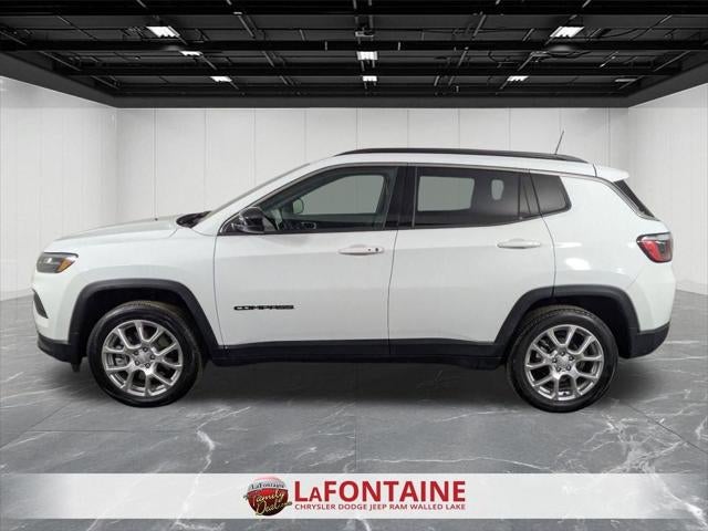 2023 Jeep Compass Latitude Lux FWD