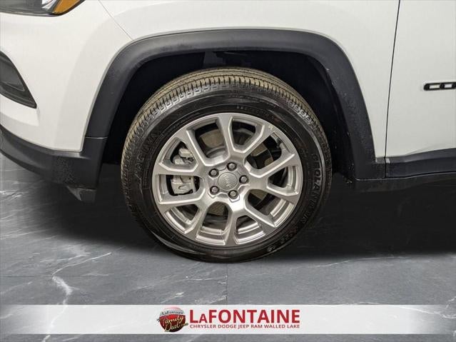 2023 Jeep Compass Latitude Lux FWD