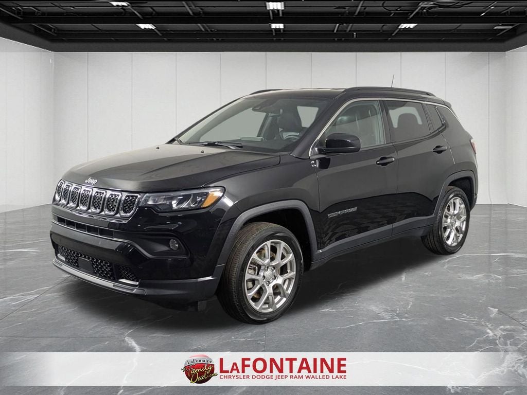 2023 Jeep Compass Latitude Lux FWD
