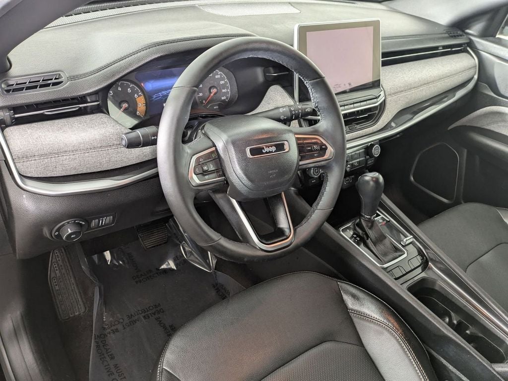 2023 Jeep Compass Latitude Lux FWD