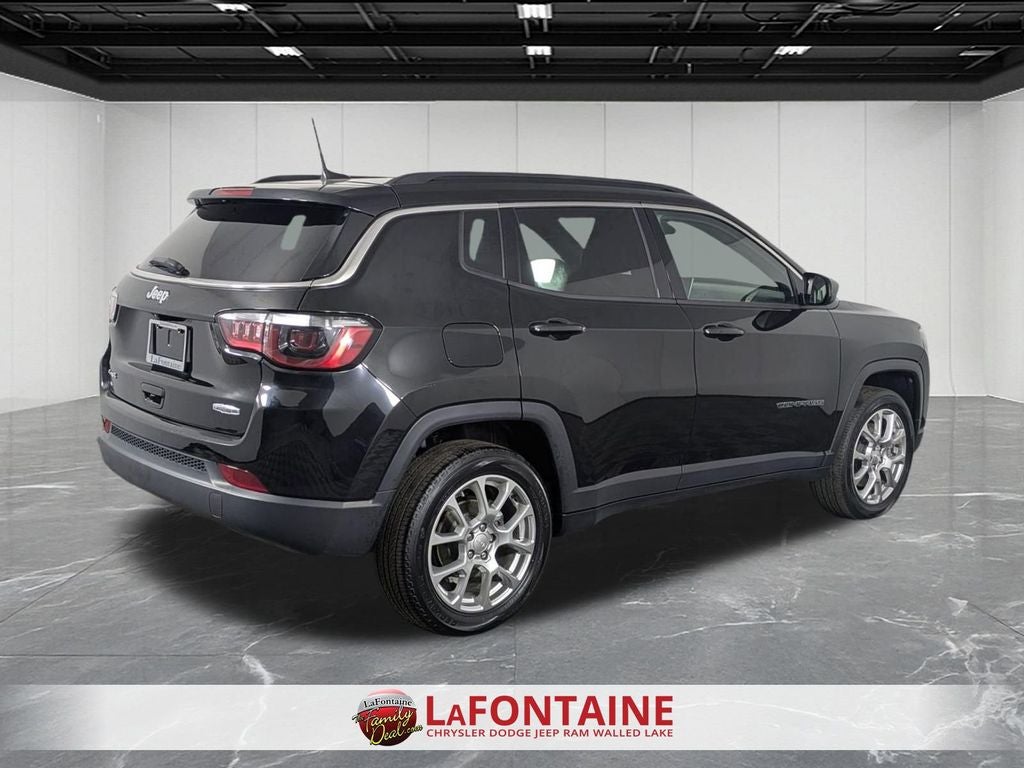 2023 Jeep Compass Latitude Lux FWD