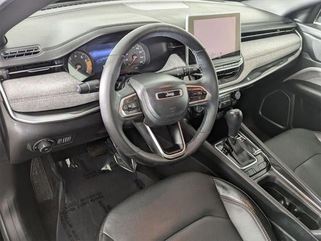 2023 Jeep Compass Latitude Lux FWD