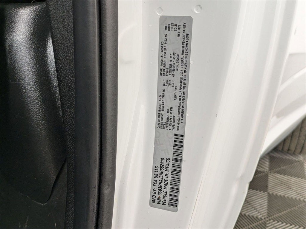 2024 RAM 3500 Tradesman Regular Cab 4x4 8' Box