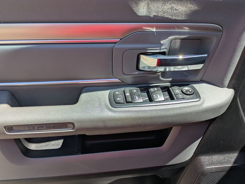 2017 RAM 1500 Big Horn Crew Cab 4x4 5'7' Box