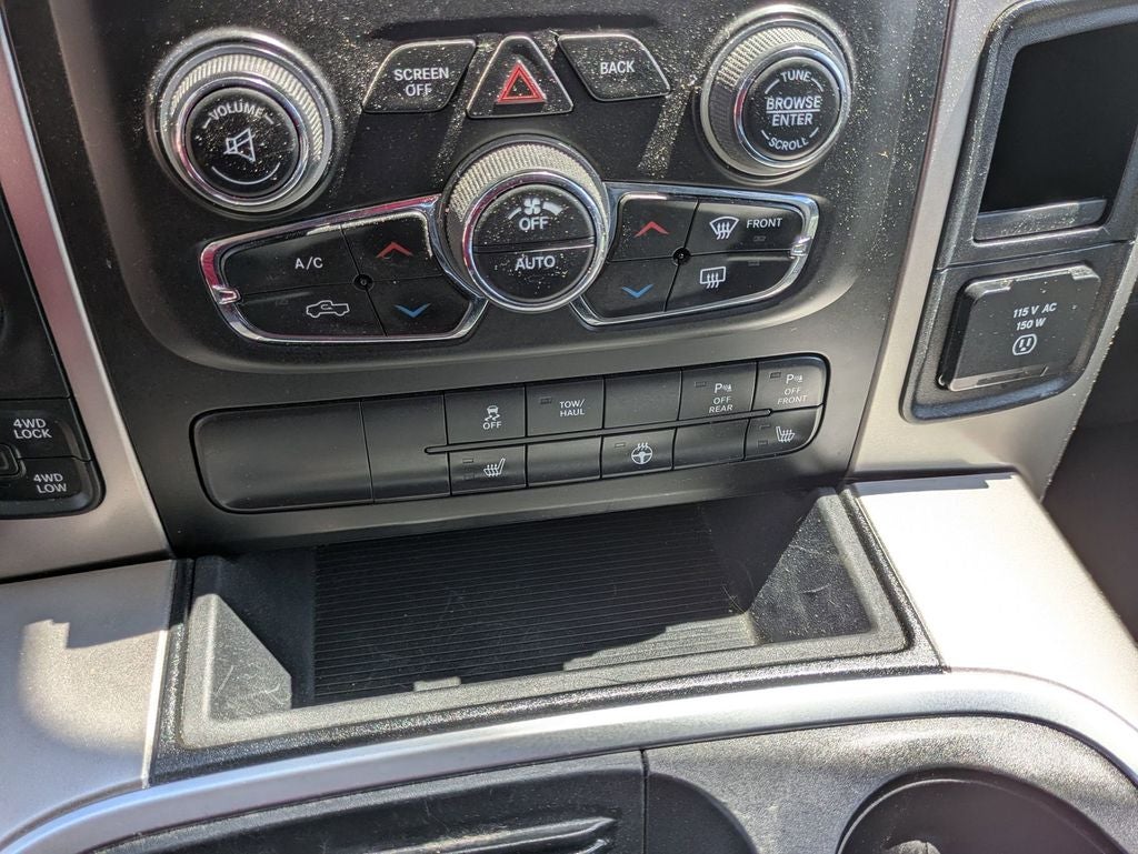 2017 RAM 1500 Big Horn Crew Cab 4x4 5'7' Box