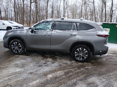 2025 Toyota Highlander XLE