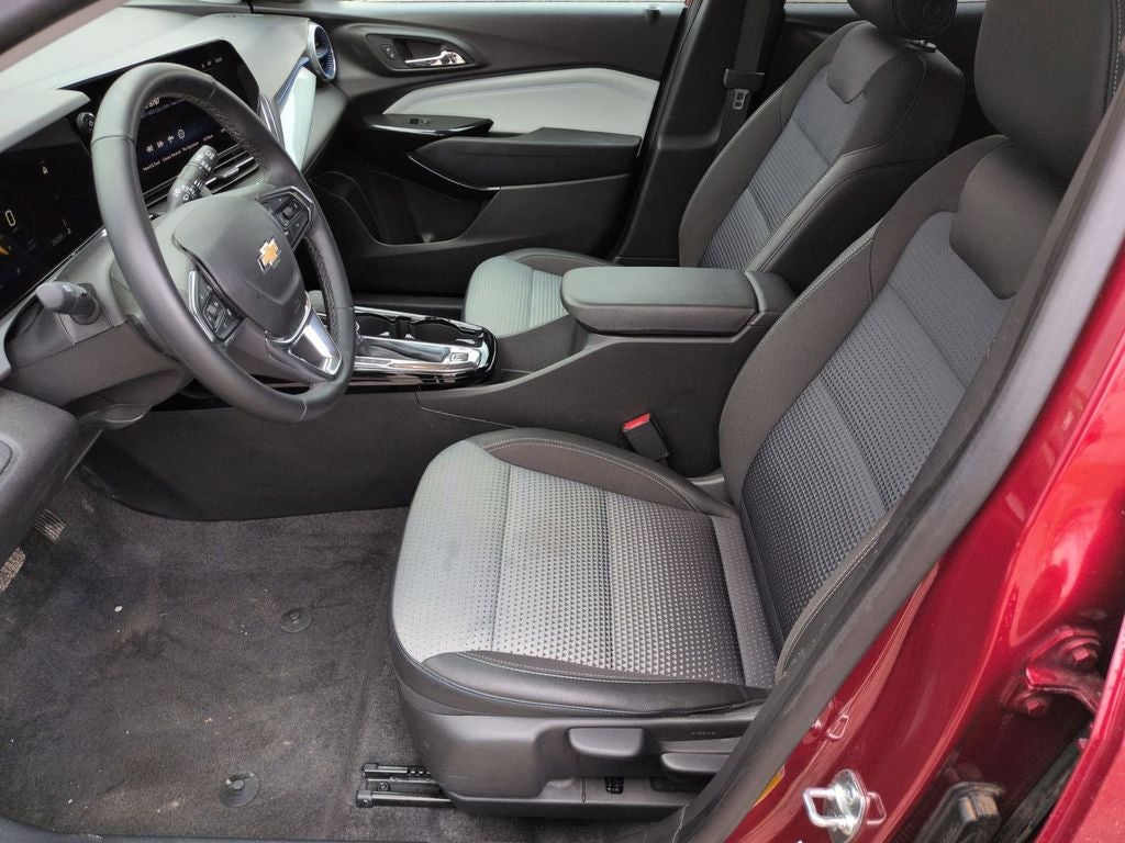 2025 Chevrolet Trax FWD LT