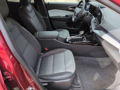 2025 Chevrolet Trax FWD LT