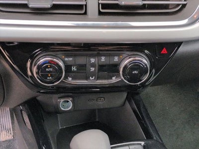 2025 Chevrolet Trax FWD LT