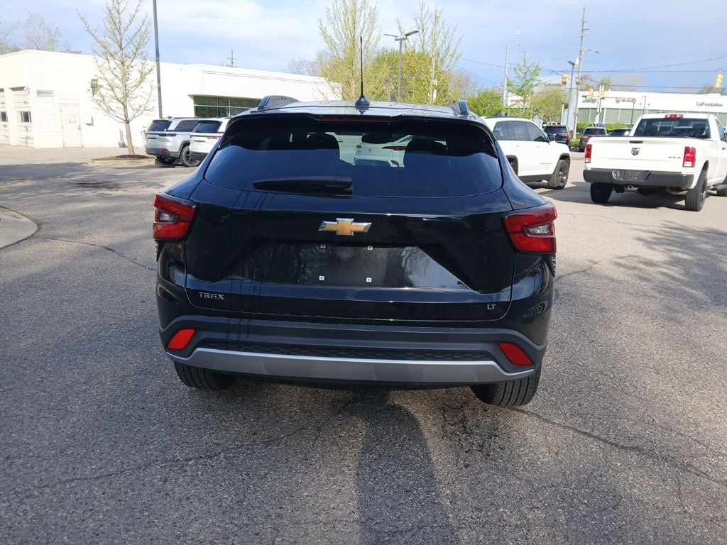 2025 Chevrolet Trax FWD LT