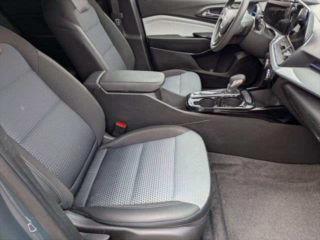 2025 Chevrolet Trax FWD LT