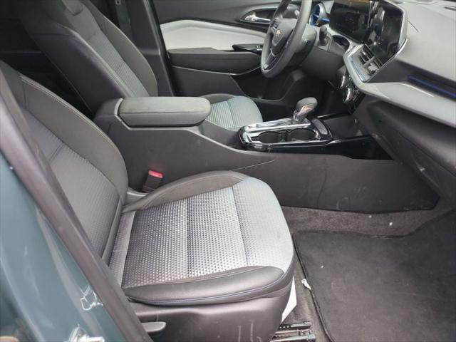 2025 Chevrolet Trax FWD LT